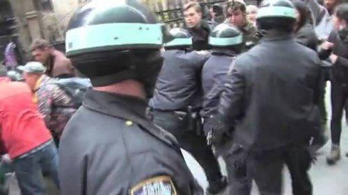 FEMEN grubu kapitalizm için soyundu 