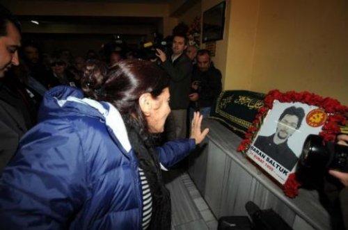 Rahmi Saltuk'un oğlu son yolculuğuna uğurlandı - Resim 8