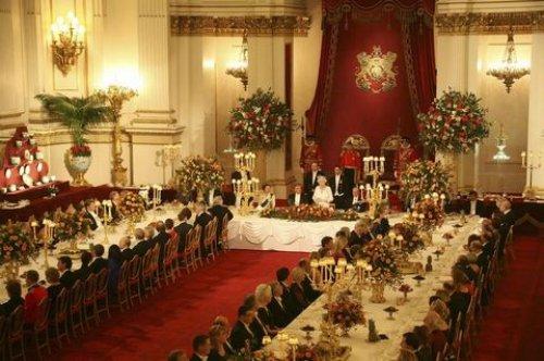 Cumhurbaşkanı Gül ilk kez frak giydi