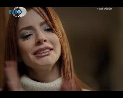 Kuzey saz çalıp türkü söyledi