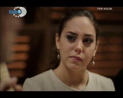 Kuzey saz çalıp türkü söyledi