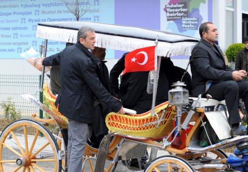 Kemal Kılıçdaroğlu'nun faytonlu ada turu  - Resim 5