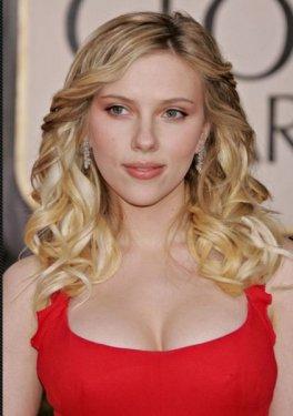 Scarlett Johansson hayranları için soyundu