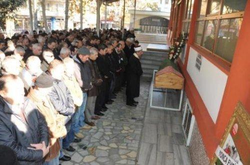 Önder Bekensir Demet Akalın'ı kötü gününde yalnız bırakmadı