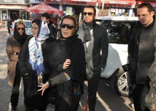 Önder Bekensir Demet Akalın'ı kötü gününde yalnız bırakmadı