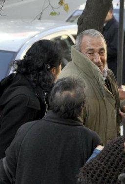 Babadan eylemci kıza tokat - Resim 2
