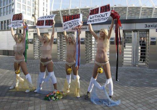 FEMEN UEFA'ya karşı - Resim 4