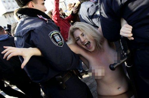 FEMEN UEFA'ya karşı - Resim 9