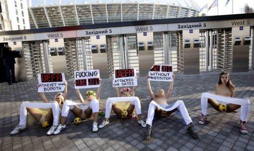 FEMEN UEFA'ya karşı - Resim 10