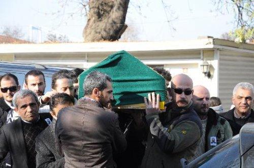 Işın Karaca'dan babasına son bakış - Resim 14