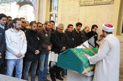 Işın Karaca'dan babasına son bakış - Resim 13