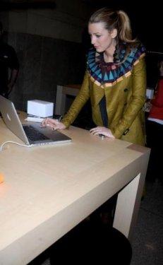 Dünyanın en büyük Apple mağazası  - Resim 27