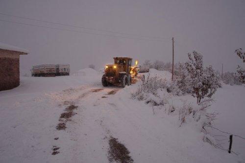 Damada kavuşmak için 5 kilometre yürüdü