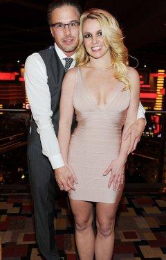 Britney Spears nişanlandı - Resim 5