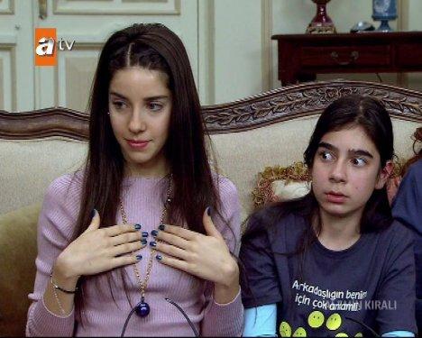 Alemin Kralı Evrim Akın'ın göğüs estetiği sahnesi