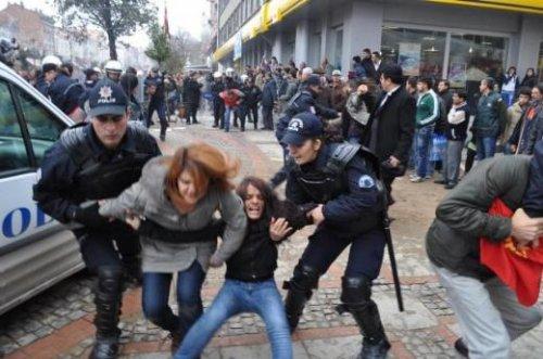 Edirne'de protestocu gençler gözaltına alındı - Resim 17