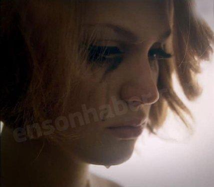 Öyle Bir Geçer Zaman Ki'de Aylin delirdi