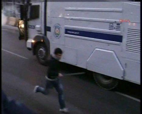 BDP'liler Taksim'i savaş alanına çevirdi