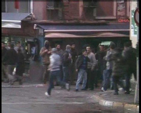 BDP'liler Taksim'i savaş alanına çevirdi