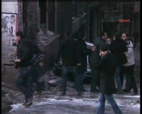 BDP'liler Taksim'i savaş alanına çevirdi