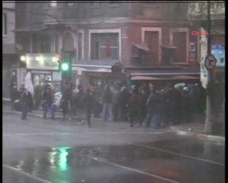 BDP'liler Taksim'i savaş alanına çevirdi