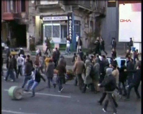 BDP'liler Taksim'i savaş alanına çevirdi