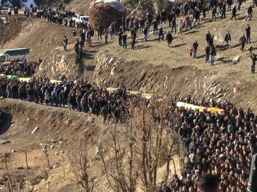 Irak sınırında öldürülen 35 vatandaşın cenazesi kalktı  - Resim 6