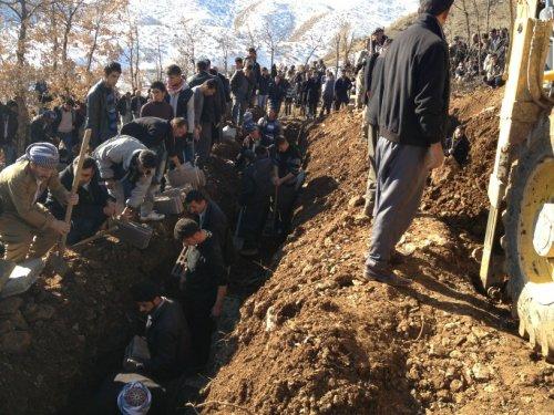 Irak sınırında öldürülen 35 vatandaşın cenazesi kalktı  - Resim 15