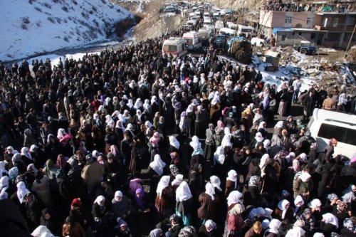 Irak sınırında öldürülen 35 vatandaşın cenazesi kalktı  - Resim 21