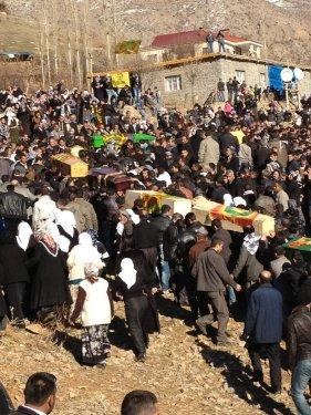 Irak sınırında öldürülen 35 vatandaşın cenazesi kalktı  - Resim 17
