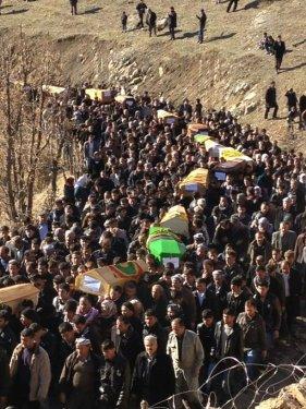 Irak sınırında öldürülen 35 vatandaşın cenazesi kalktı  - Resim 13