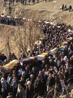 Irak sınırında öldürülen 35 vatandaşın cenazesi kalktı  - Resim 4