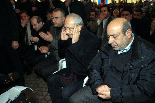 Kemal Kılıçdaroğlu taziye çadırında