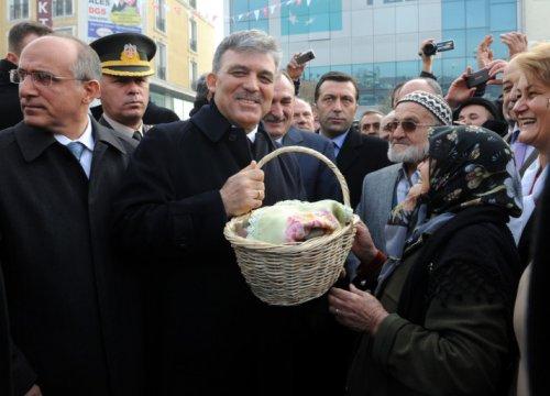Abdullah Gül'ün yoluna gül döktüler - Resim 7