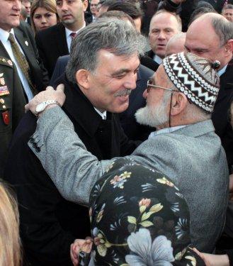 Abdullah Gül'ün yoluna gül döktüler - Resim 3