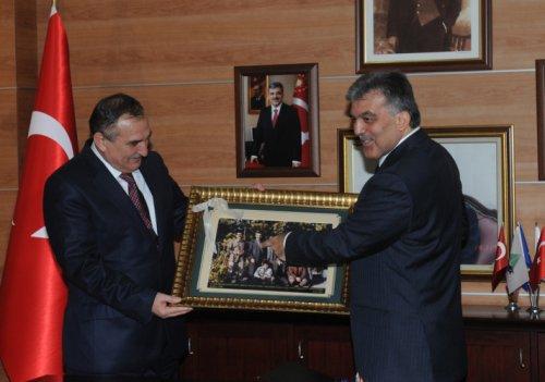 Abdullah Gül'ün yoluna gül döktüler - Resim 6