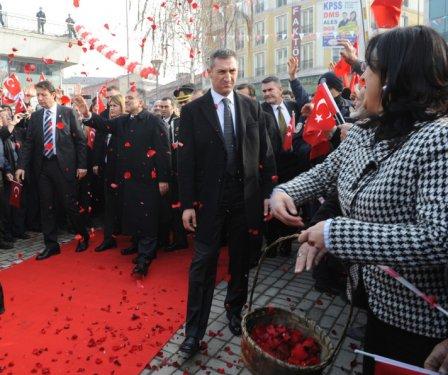 Abdullah Gül'ün yoluna gül döktüler - Resim 8