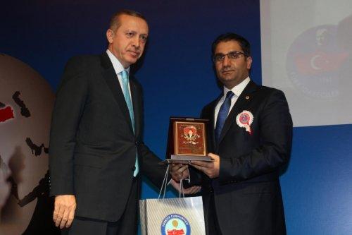 Erdoğan Uludere Kaymakamı'na ödül verdi