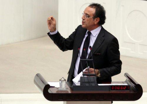 Sırrı Sakık Meclis kürsüsüne mermi bıraktı - Resim 4