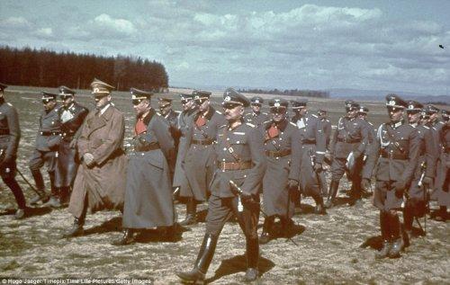 Adolf Hitler'in renkli fotoğrafları 