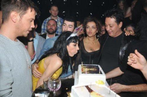 Hande Yener'in doğum günü - Resim 12