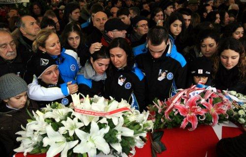 Aslı Nemutlu son yolculuğuna uğurlandı - Resim 5