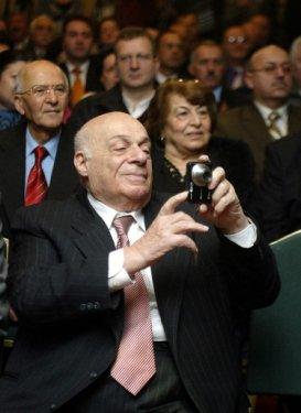 Kıbrıs'a adanmış bir ömür: Rauf Denktaş