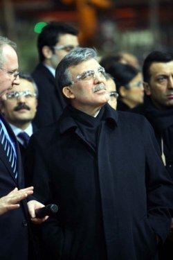 Gül kamyon direksiyonuna geçti