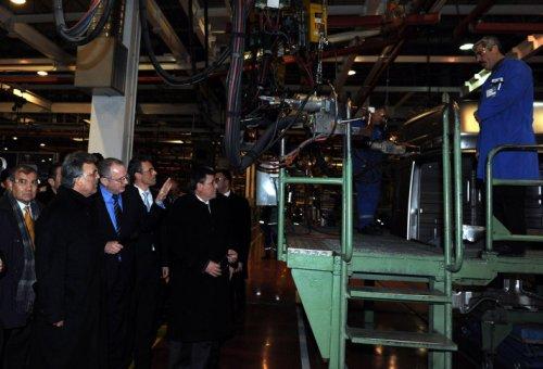 Gül kamyon direksiyonuna geçti