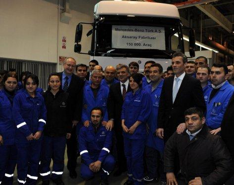 Gül kamyon direksiyonuna geçti