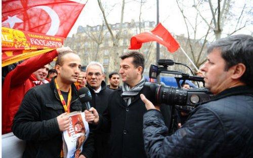 Türkler'den Paris'te gövde gösterisi - Resim 13