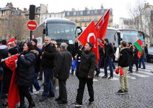 Türkler'den Paris'te gövde gösterisi - Resim 12