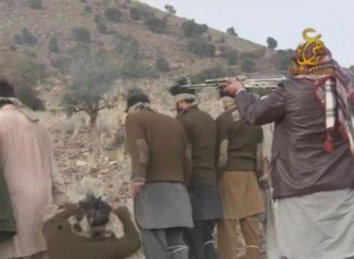 Taliban'ın 15 Pakistanlı askeri infazı - Resim 12