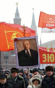 Komünist lider Putin'e meydan okudu